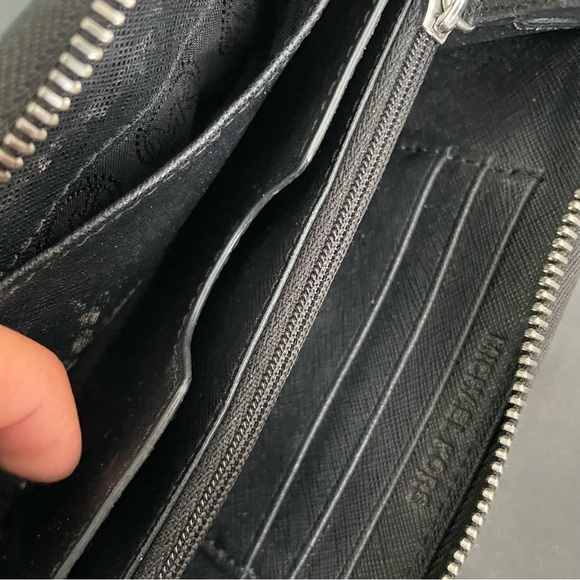 Michael Kors Wallet - Picture 5 of 7